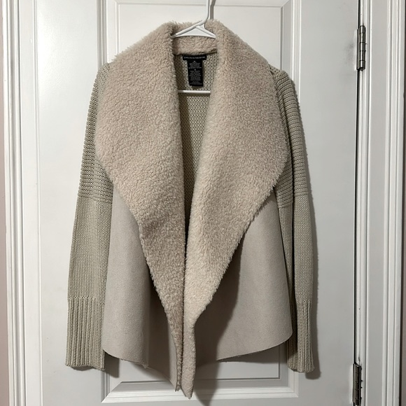 Chelsea and Theodore cream colored women’s cardigan, size medium - Picture 1 of 3